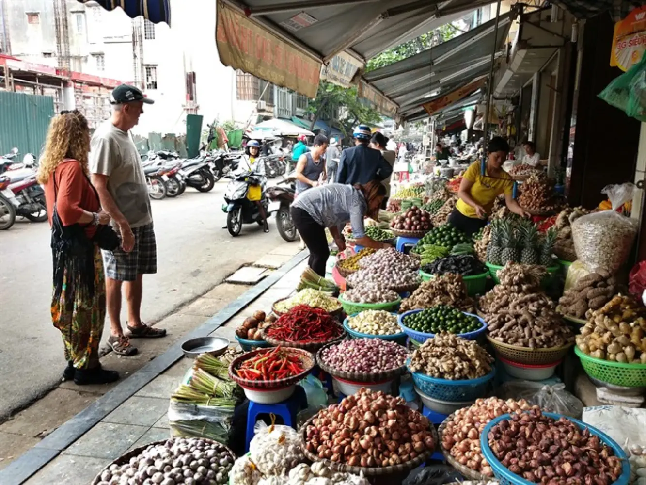 Can Tho Local Markets: Food, Culture & Local Life