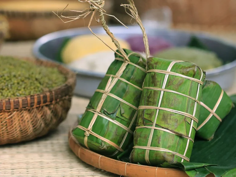 CAN THO RIVER & VILLAGE LIFE TOUR: Cai Rang Floating Market – Noodle Factory – Truong Long Village