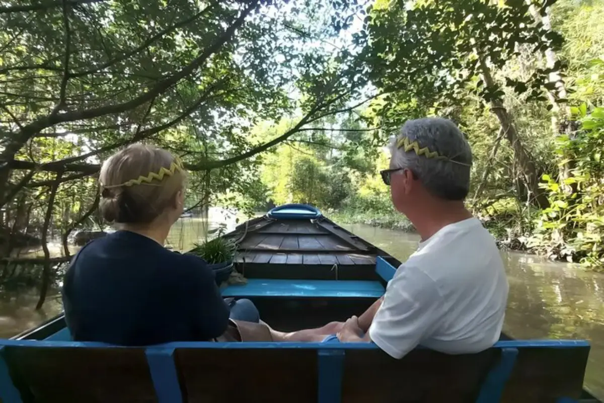 Enjoy a relaxing boat trip through the hidden small canals of Can Tho in the Mekong Delta. Surrounded by tropical greenery and peaceful waterways, this authentic experience offers visitors a closer look at local life and the natural beauty of southern Vietnam.