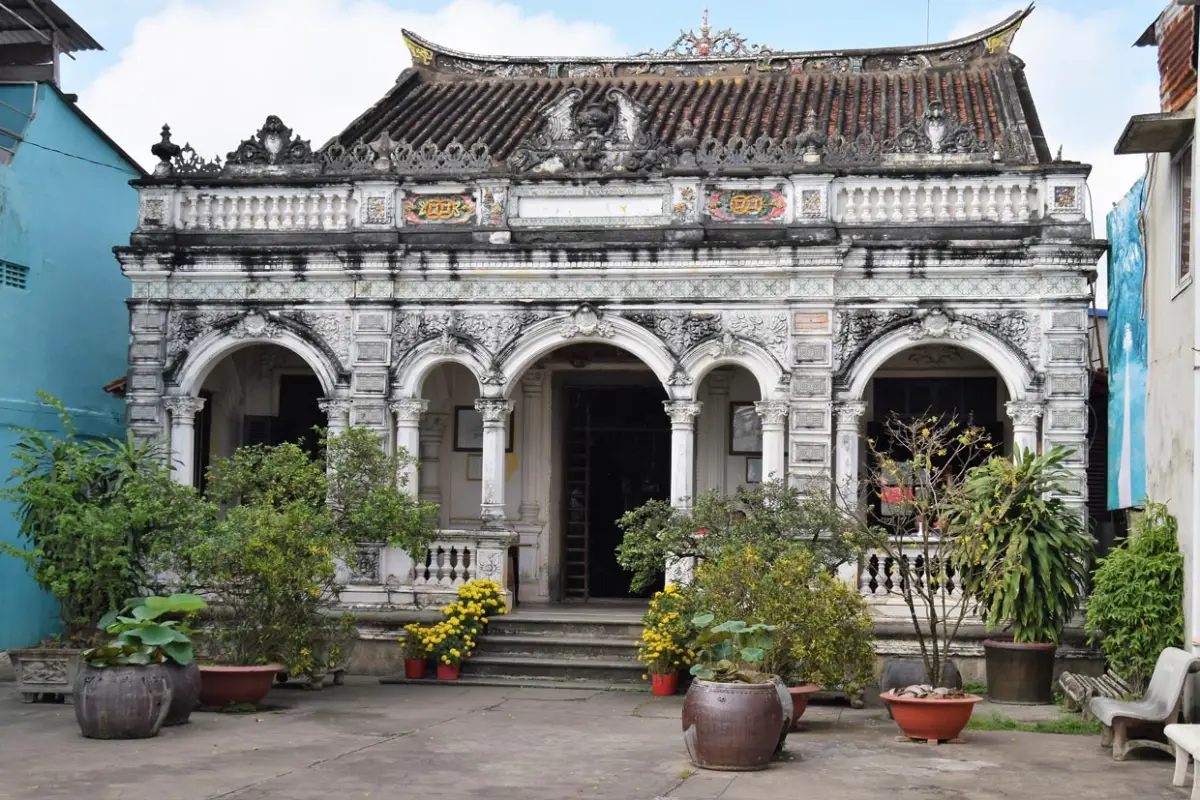 Explore the historic Huynh Thuy Le Ancient House in Sa Dec, a unique architectural landmark blending French and traditional Vietnamese styles. Famous for its romantic history linked to the novel The Lover, this cultural site offers visitors a glimpse into the rich heritage and timeless charm of the Mekong Delta.