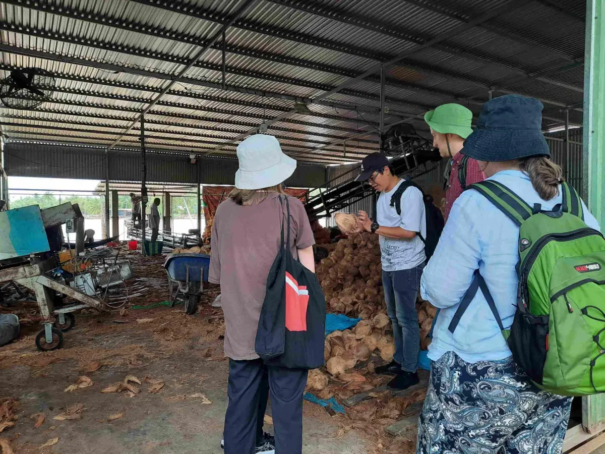 Visit a traditional coconut candy workshop in the Mekong Delta and discover how fresh coconuts are transformed into Vietnam’s famous coconut candy. Enjoy an authentic local experience, learn about handmade production techniques, and explore the rich culture of Ben Tre.